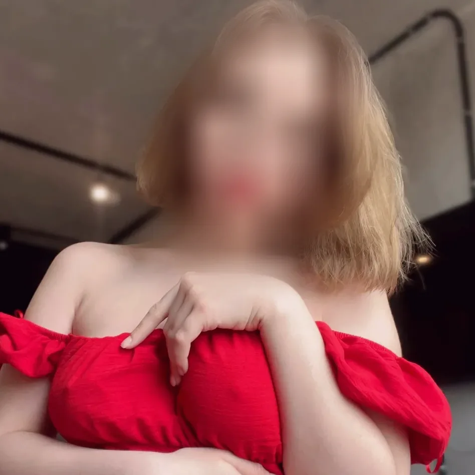 Amina, 20