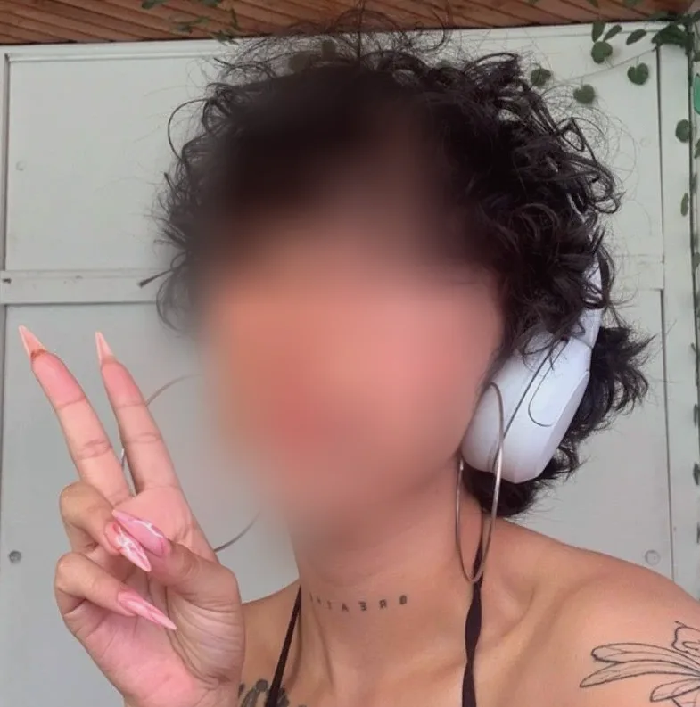 Cynthia, 26