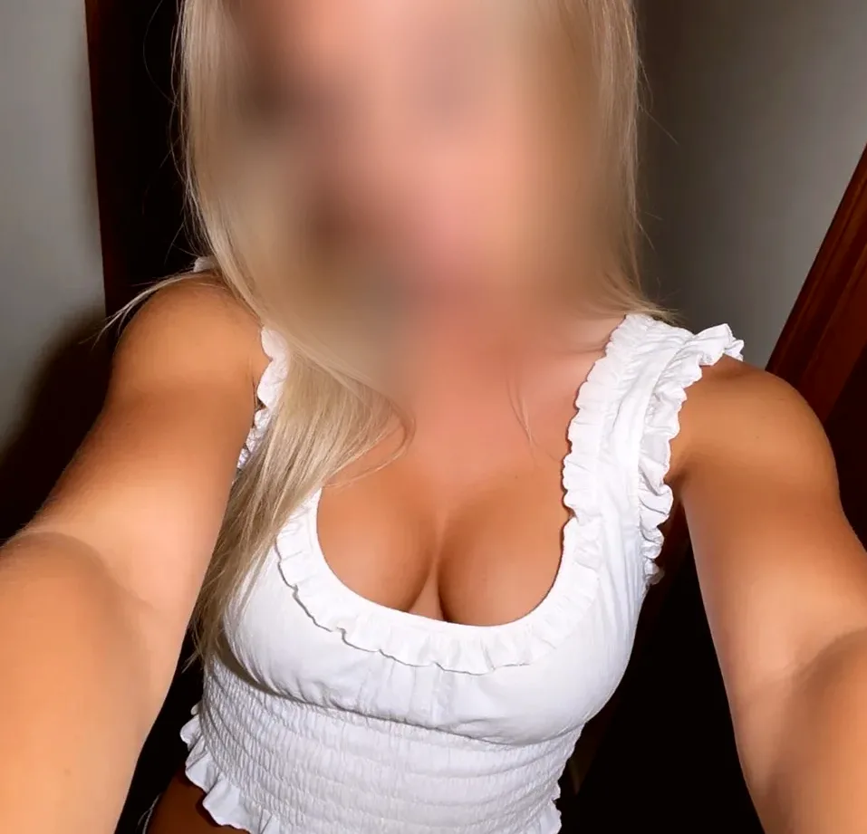 Ellen, 31