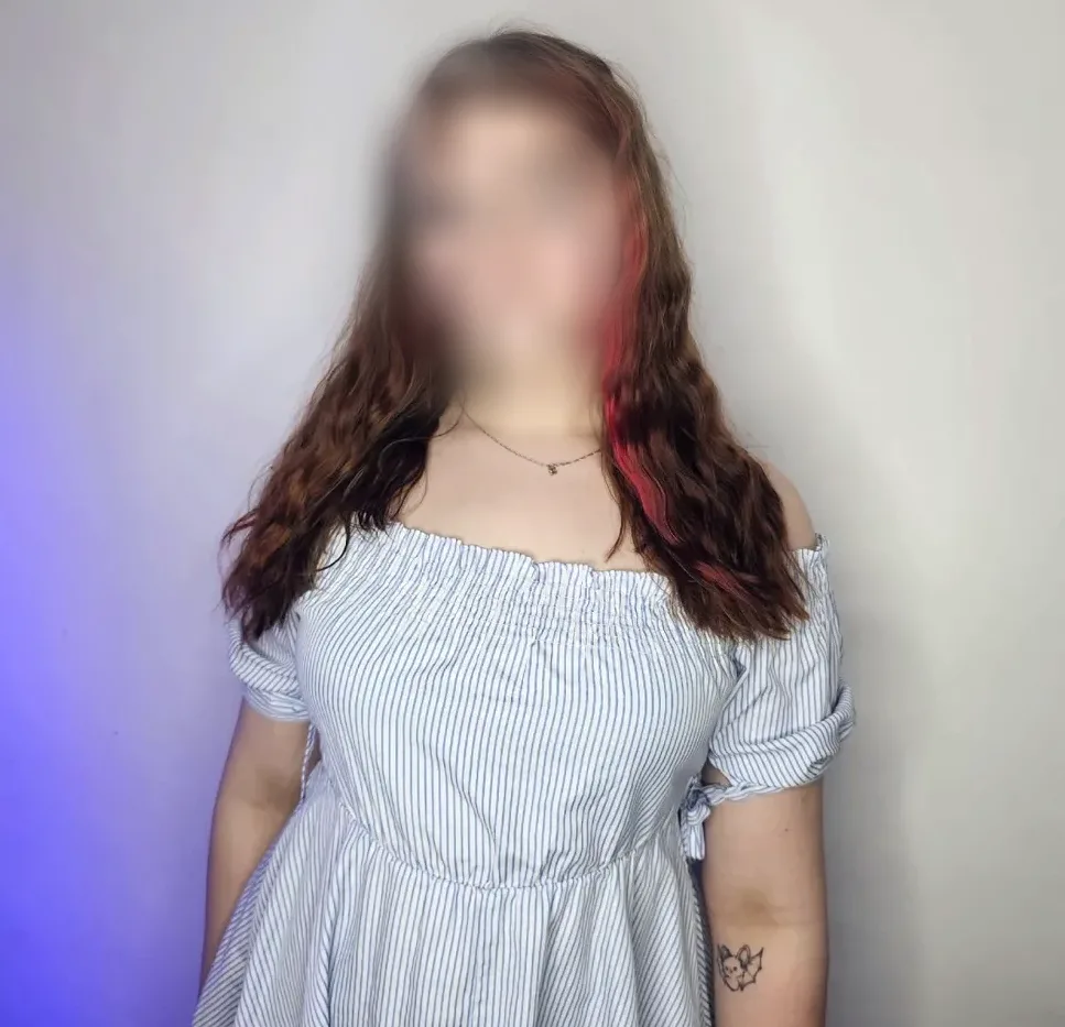 Hajar, 21