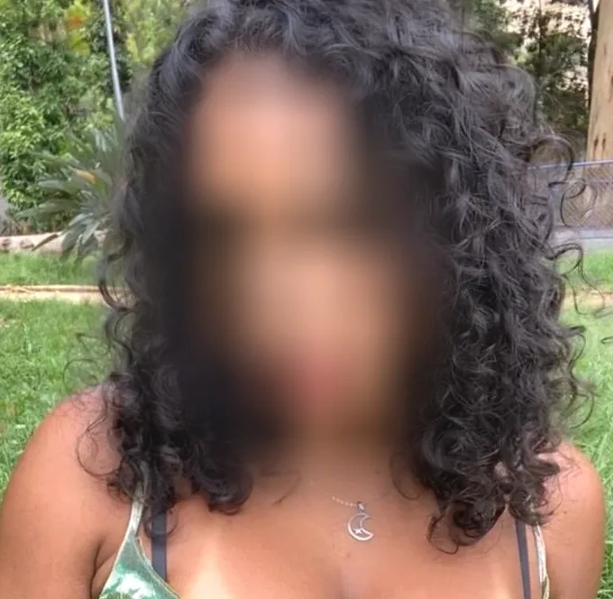 Karin, 24