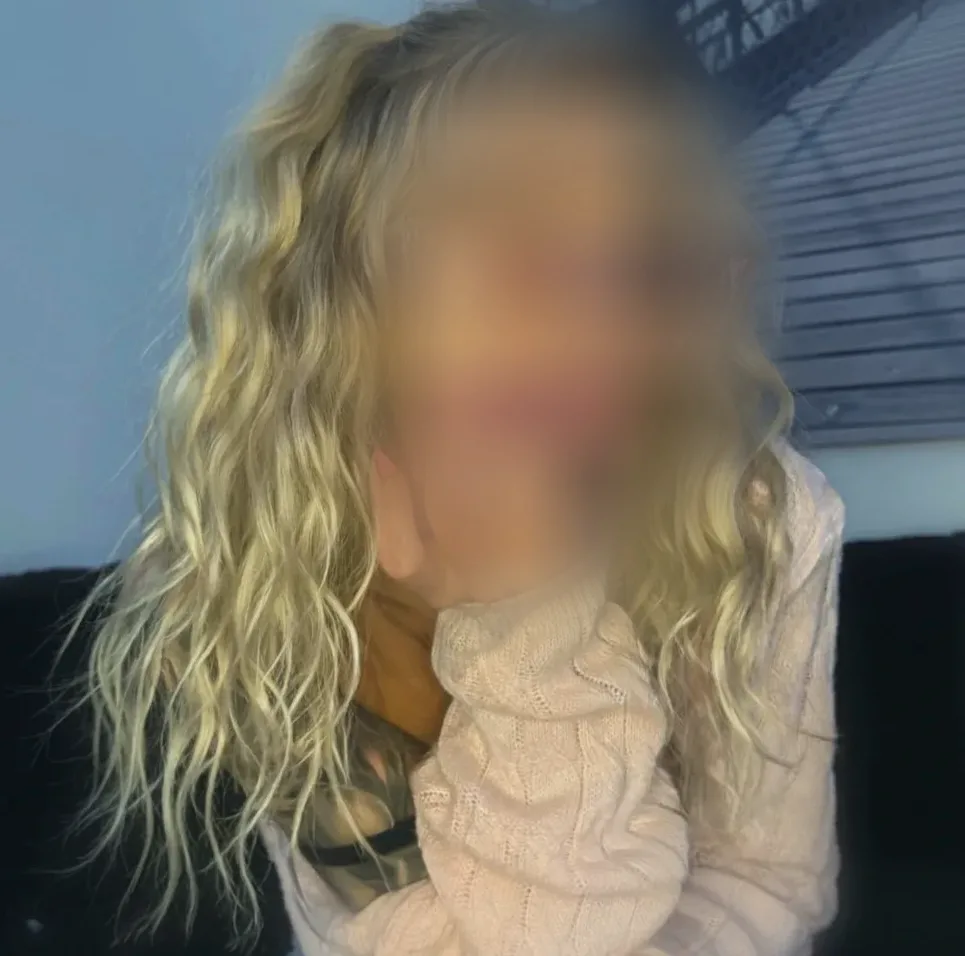 Merve, 23