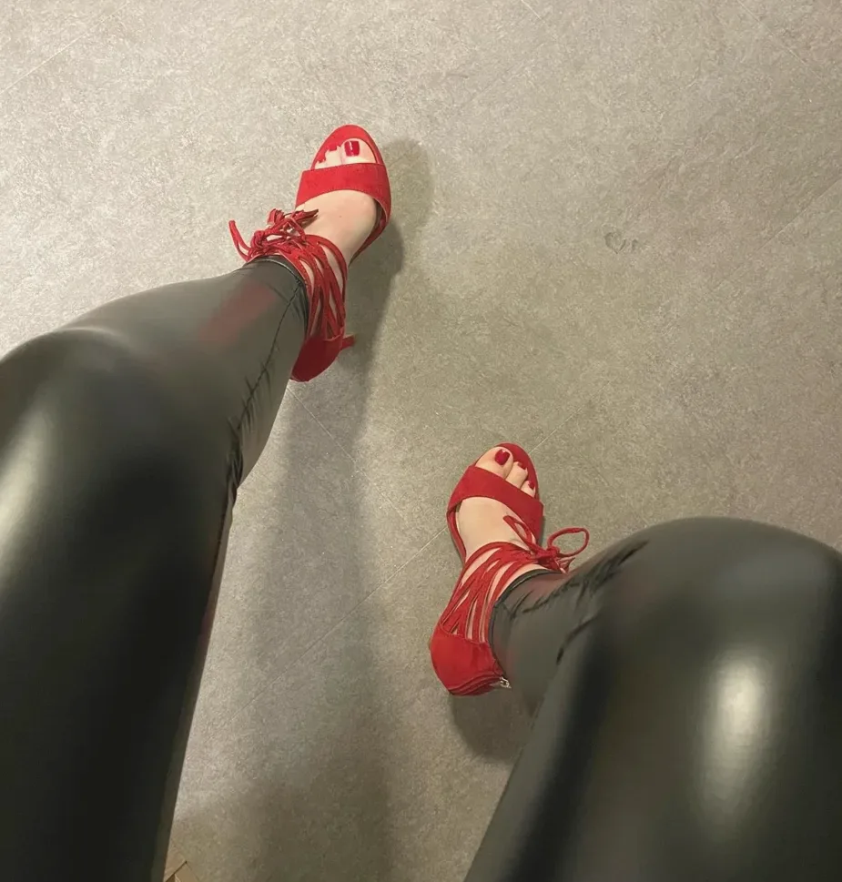 Naima, 22