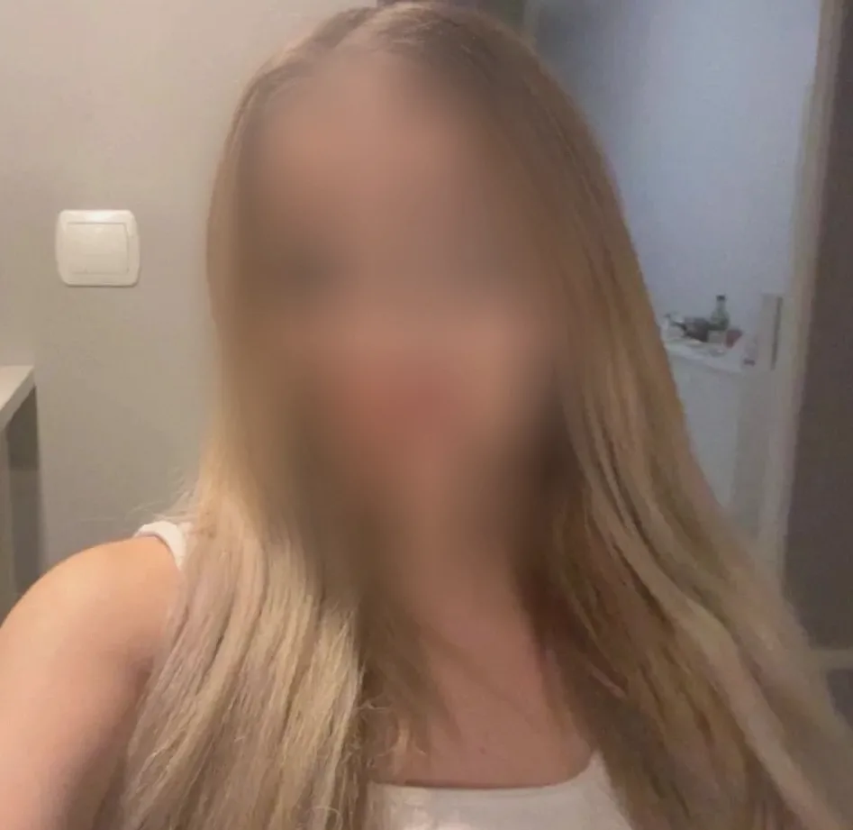 Nikki, 24